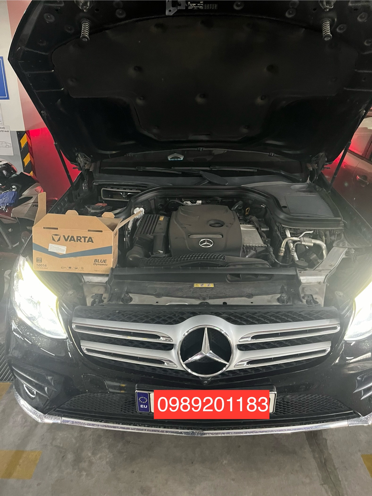 Thay bình ắc quy Varta 58014 DIN80 cho xe Mercedes GLC 250
